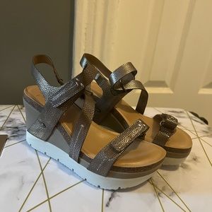 Size 7 wedged heel